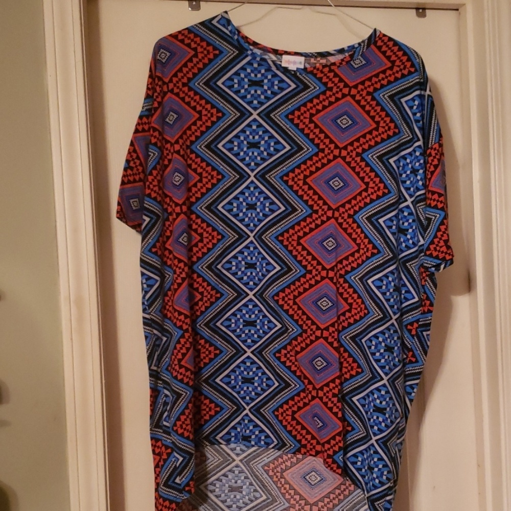 Lularoe irma shirt